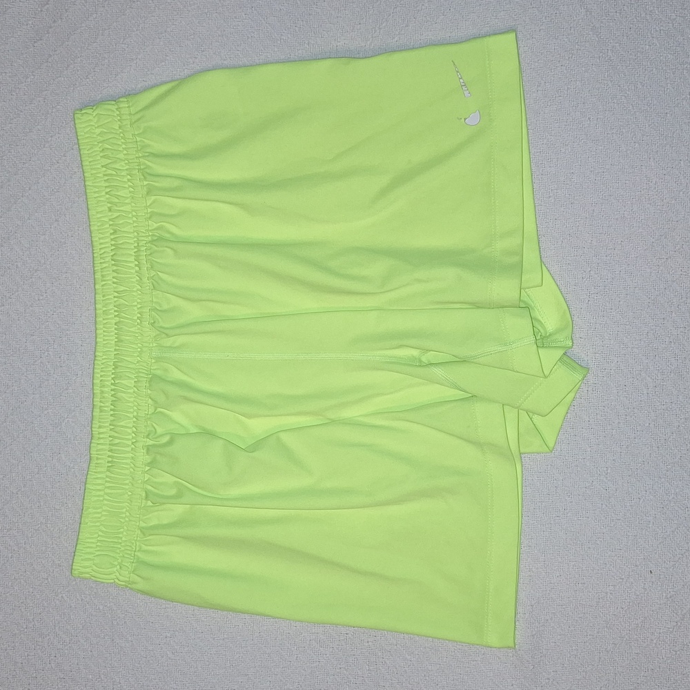 🏃‍♀️ Nike Dri Fit athletic running workout shorts. Fluorescent yellow. Large.